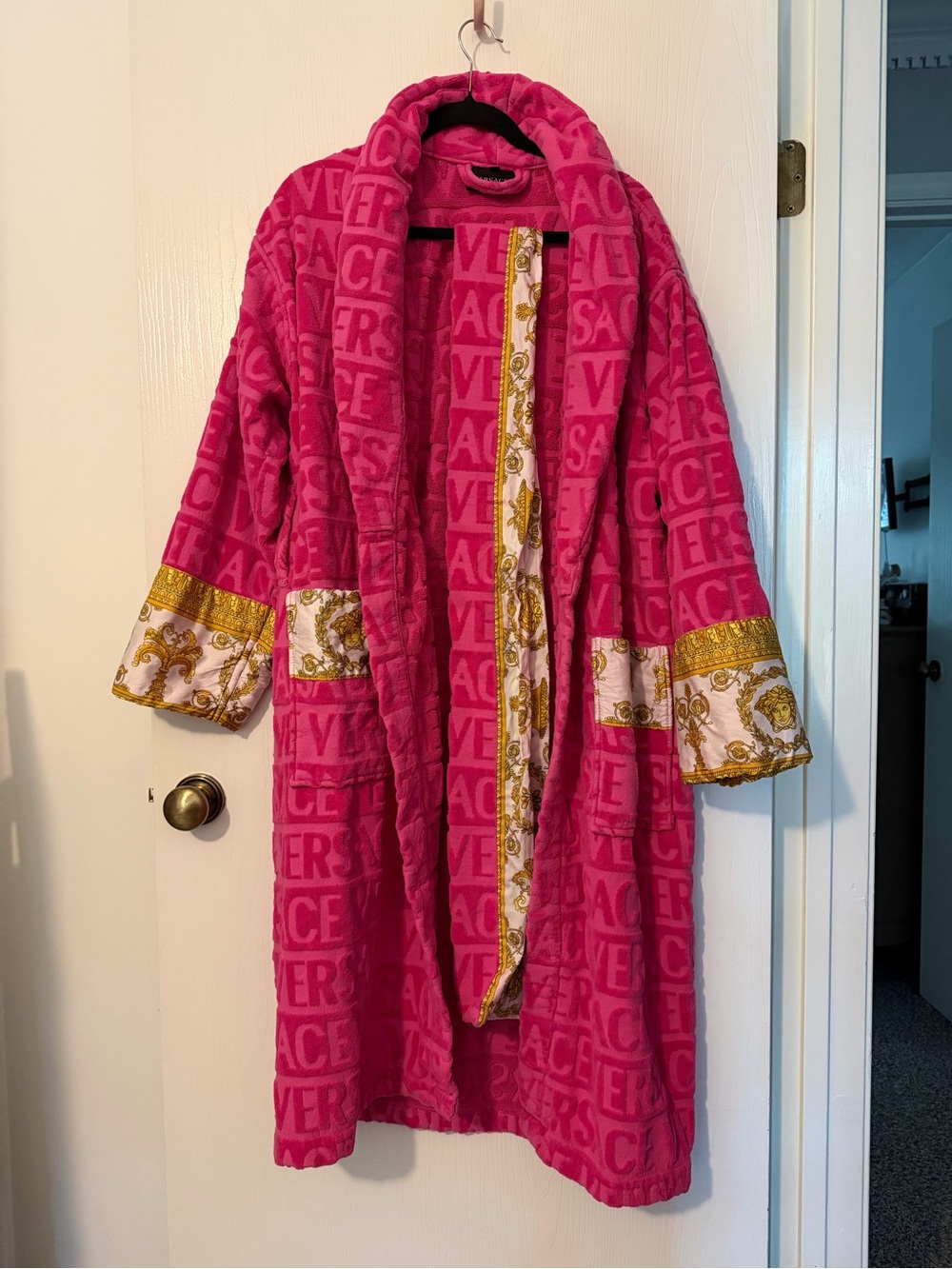 Versace I Love Baroque Belted Bathrobe in Pink - Picture 2 of 6